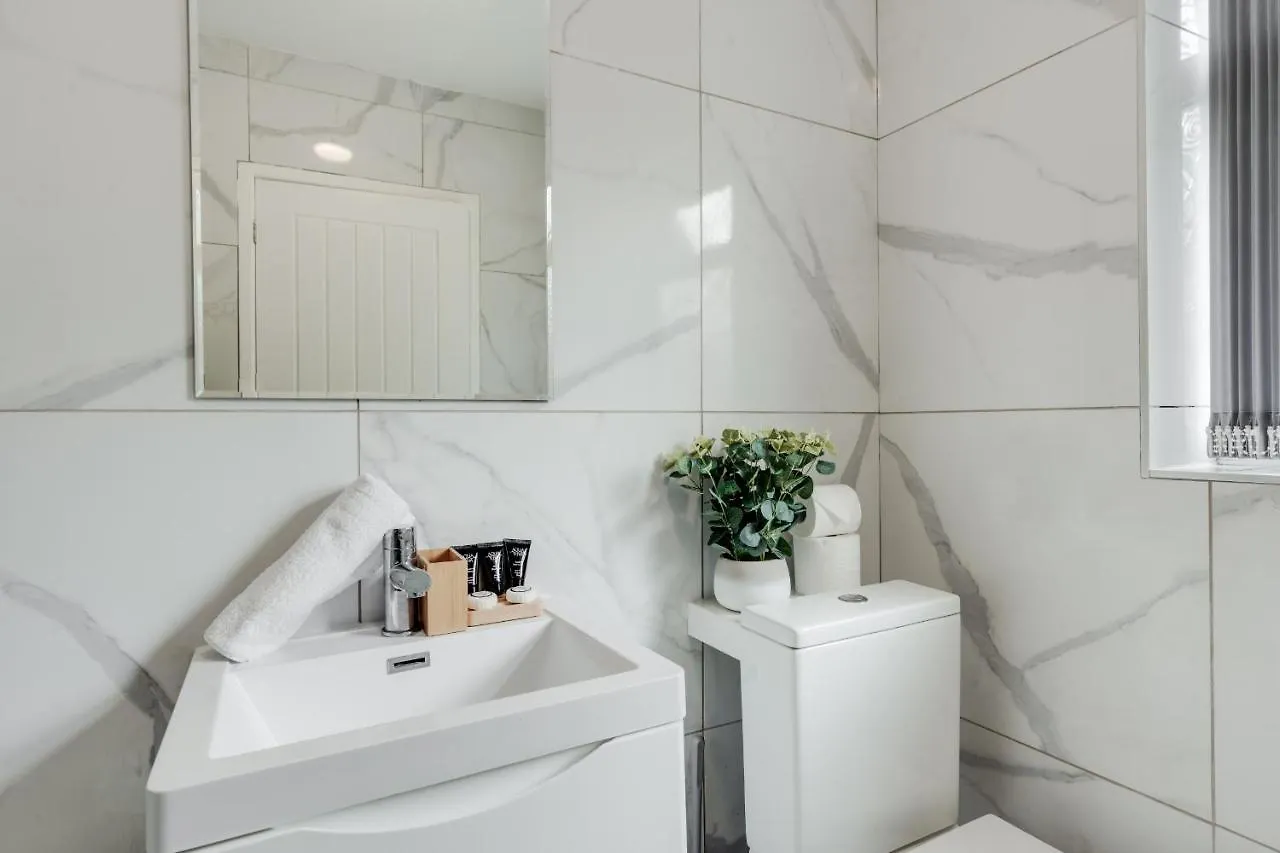 Vichy - Strathcona Suites, Houses In Wavertree Liverpool United Kingdom