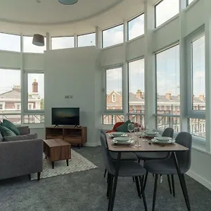  Apartment Stunning 2 Bedroom In