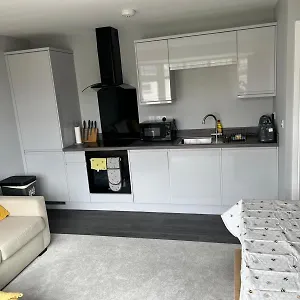 new-one-bed-1st-floor-flat-close-to-the-beach.bournemouth-hotels.org/
